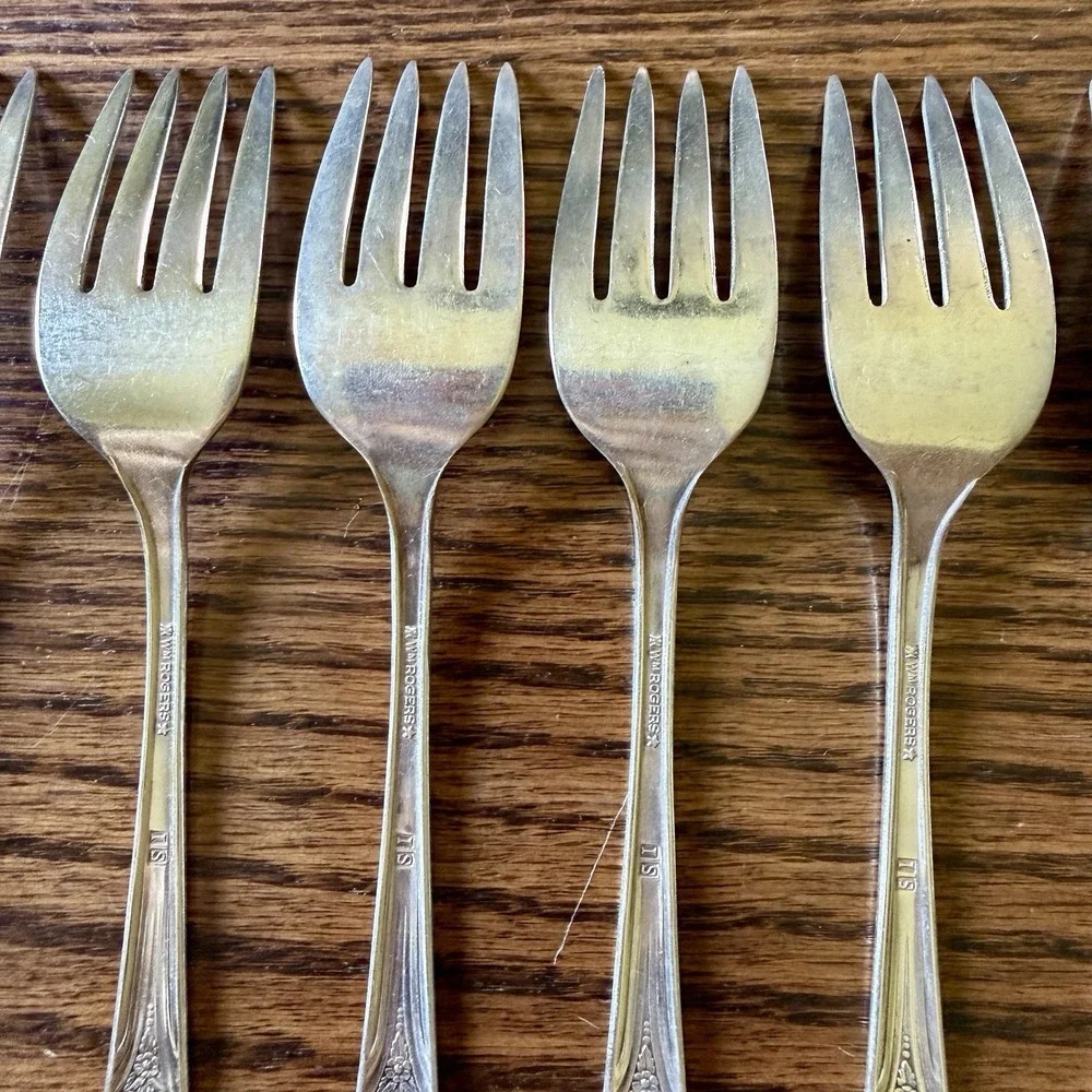 Wm Rogers IS Mary Lou-Devonshire Silverplate 1938 Lot of 7 Salad/Dessert Fork